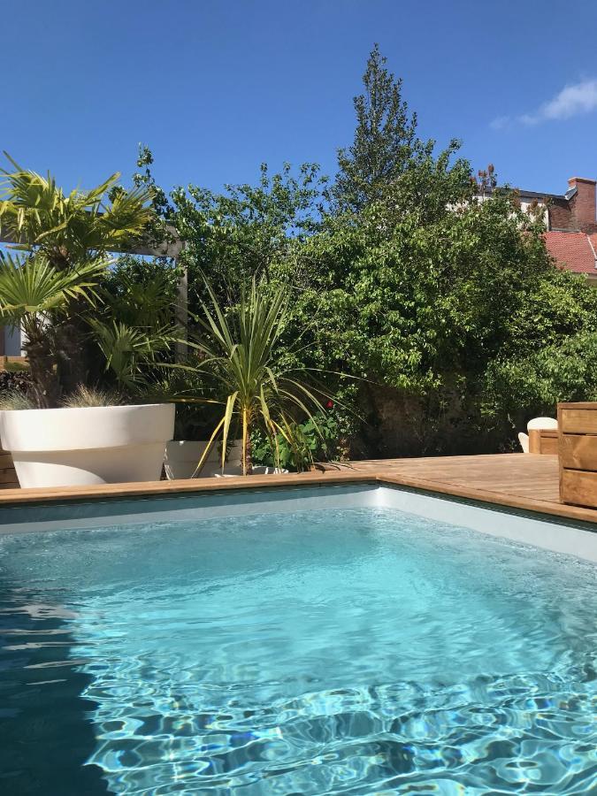 Bed and Breakfast Aux Remparts De Montreuil Монтрей-сюр-Мер Экстерьер фото